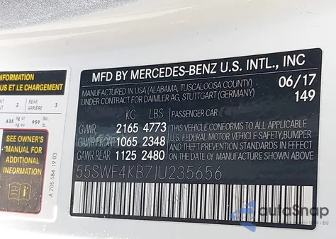 2018 Mercedes-Benz C 300 4Matic из США, поврежденный, VIN 55SWF4KB7JU235656